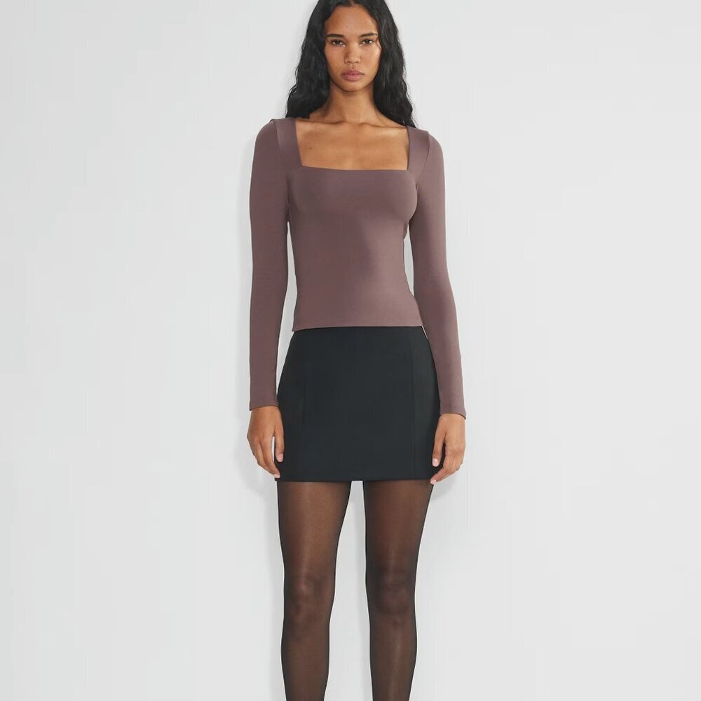 Aritzia Babaton Original Contour Squareneck Longsleeve Crop Top Women’s Size L